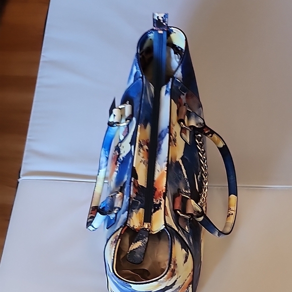 G by Guess Blue and Yellow Floral Tote - Picture 9 of 12